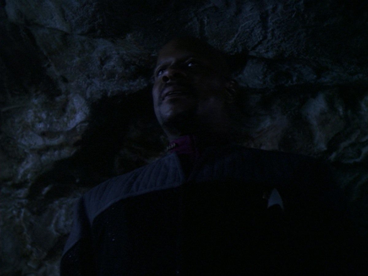 extant_StarTrek_DS9_6x25-TheSoundOfHerVoice_3411.jpg