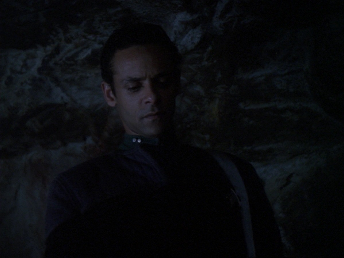 extant_StarTrek_DS9_6x25-TheSoundOfHerVoice_3451.jpg
