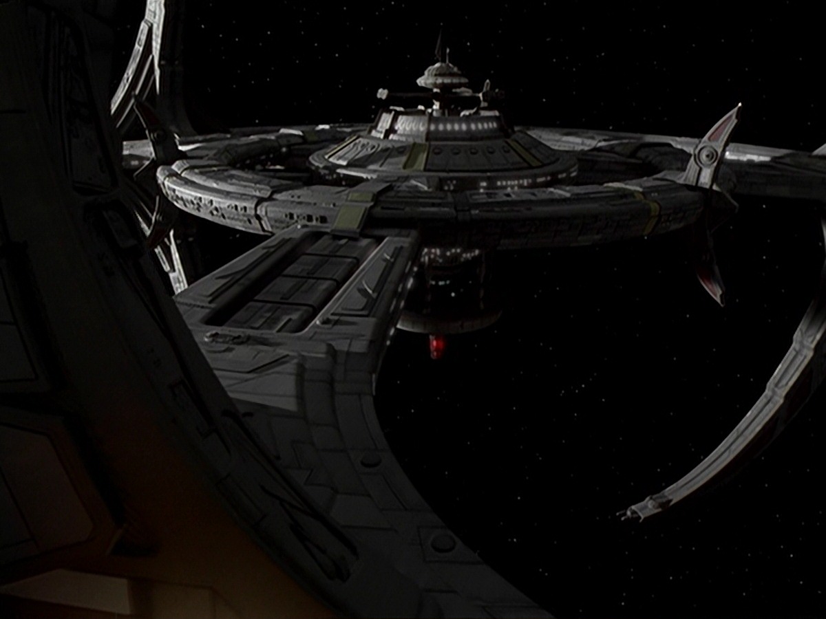 extant_StarTrek_DS9_6x25-TheSoundOfHerVoice_3462.jpg
