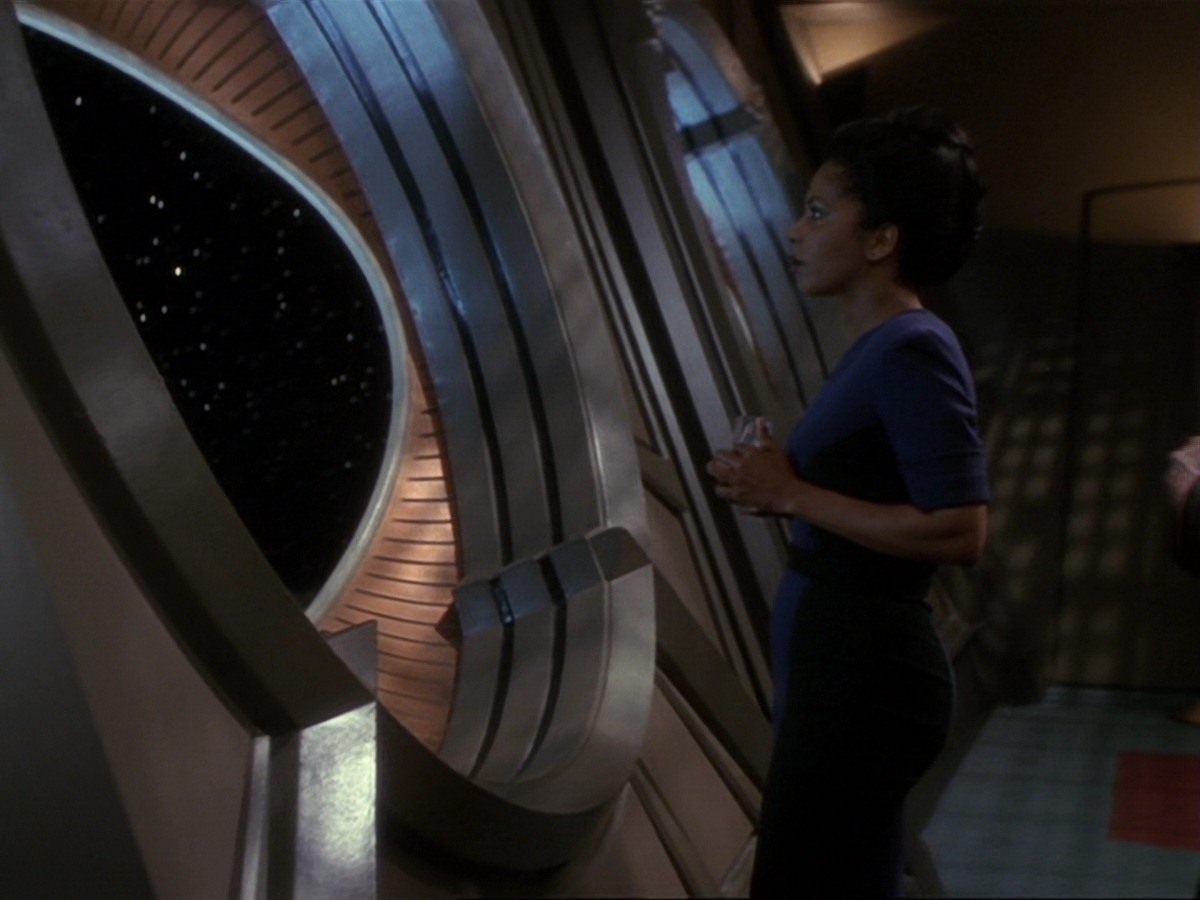 extant_StarTrek_DS9_6x25-TheSoundOfHerVoice_3493.jpg