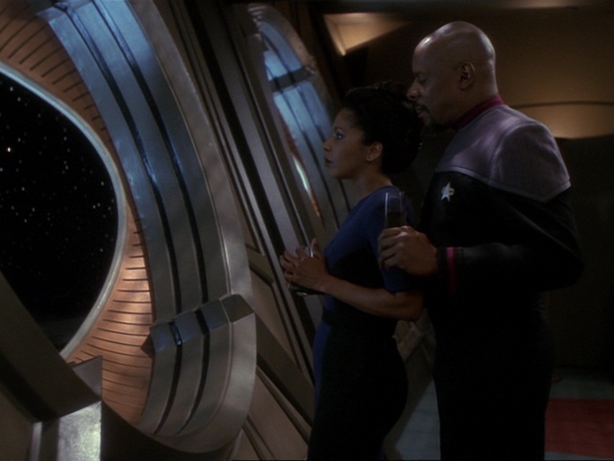 extant_StarTrek_DS9_6x25-TheSoundOfHerVoice_3497.jpg