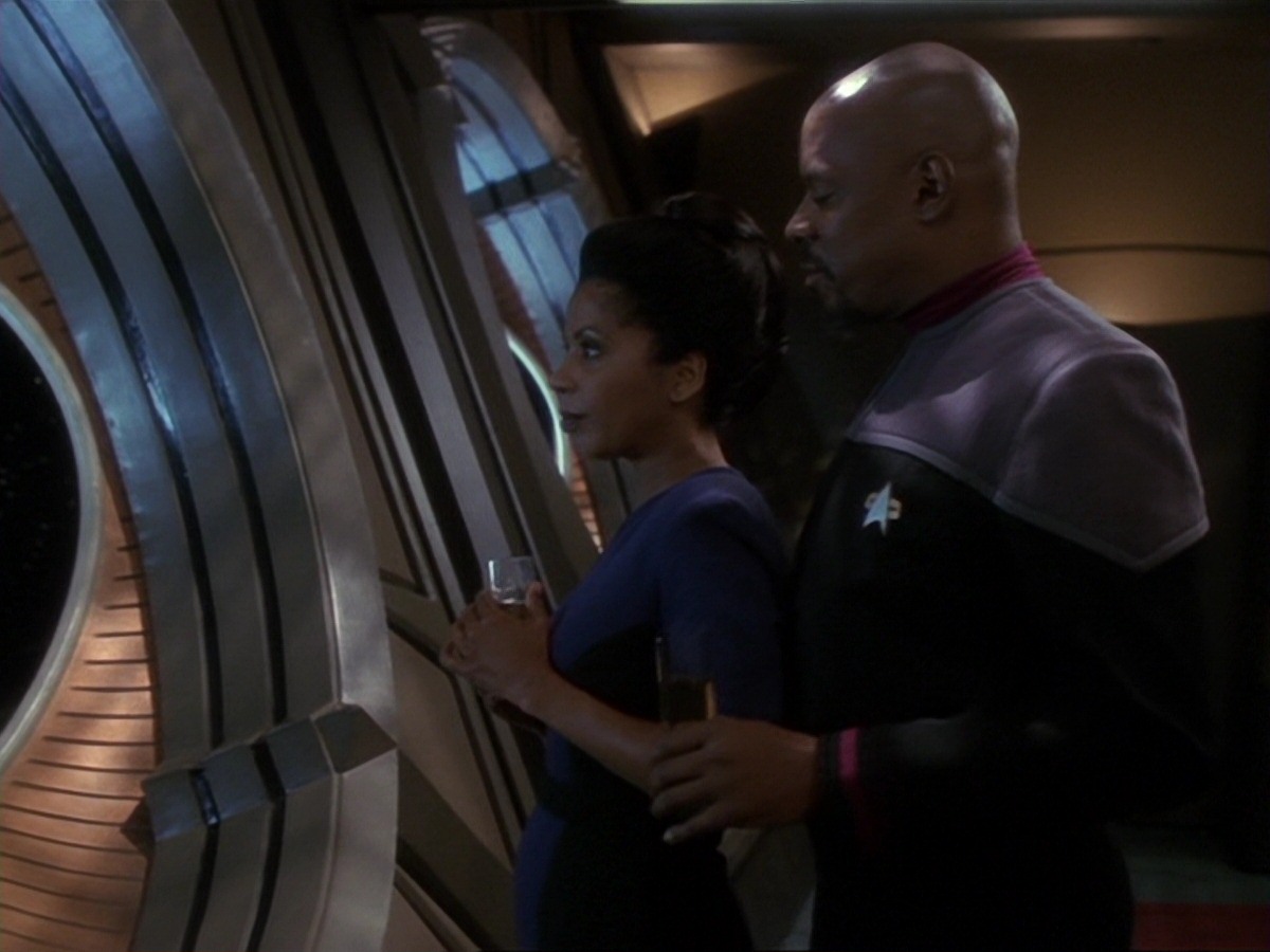 extant_StarTrek_DS9_6x25-TheSoundOfHerVoice_3504.jpg