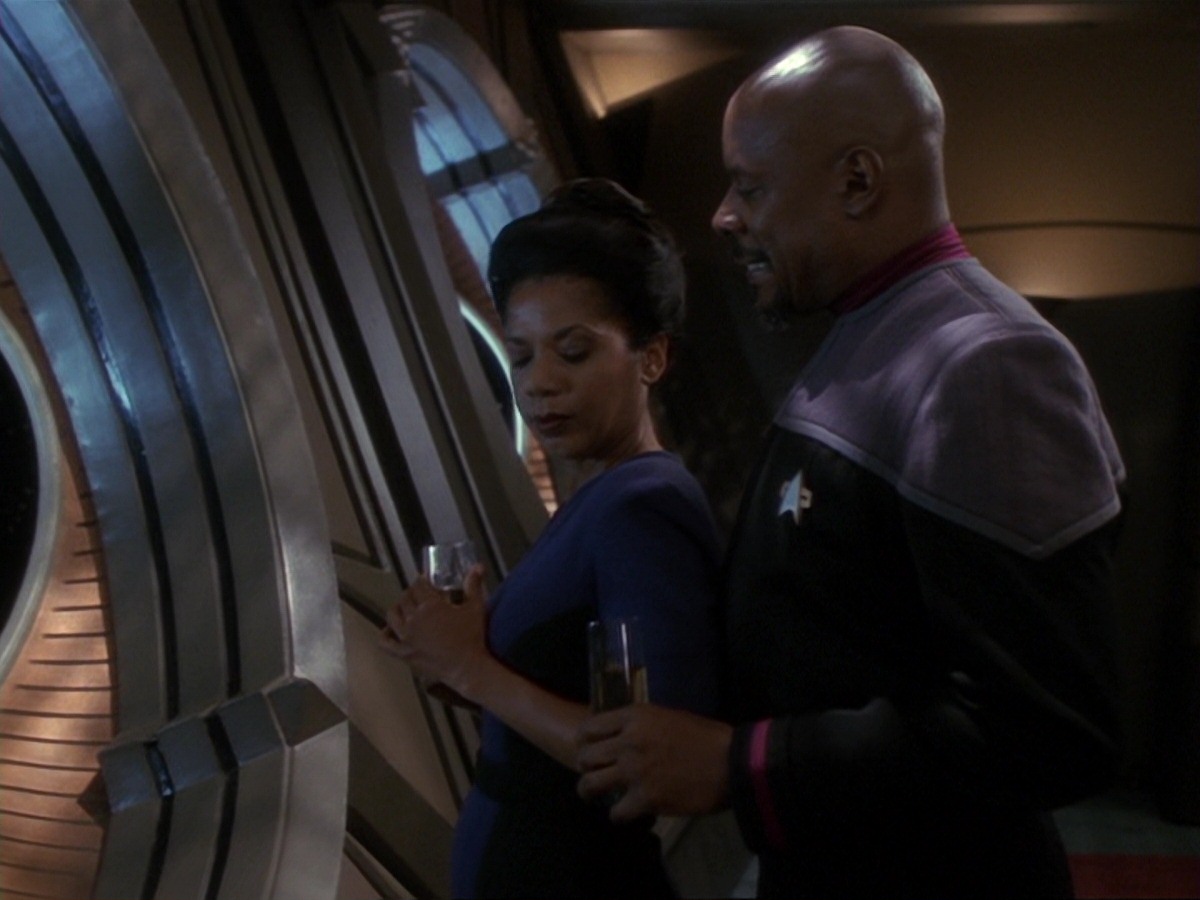 extant_StarTrek_DS9_6x25-TheSoundOfHerVoice_3505.jpg