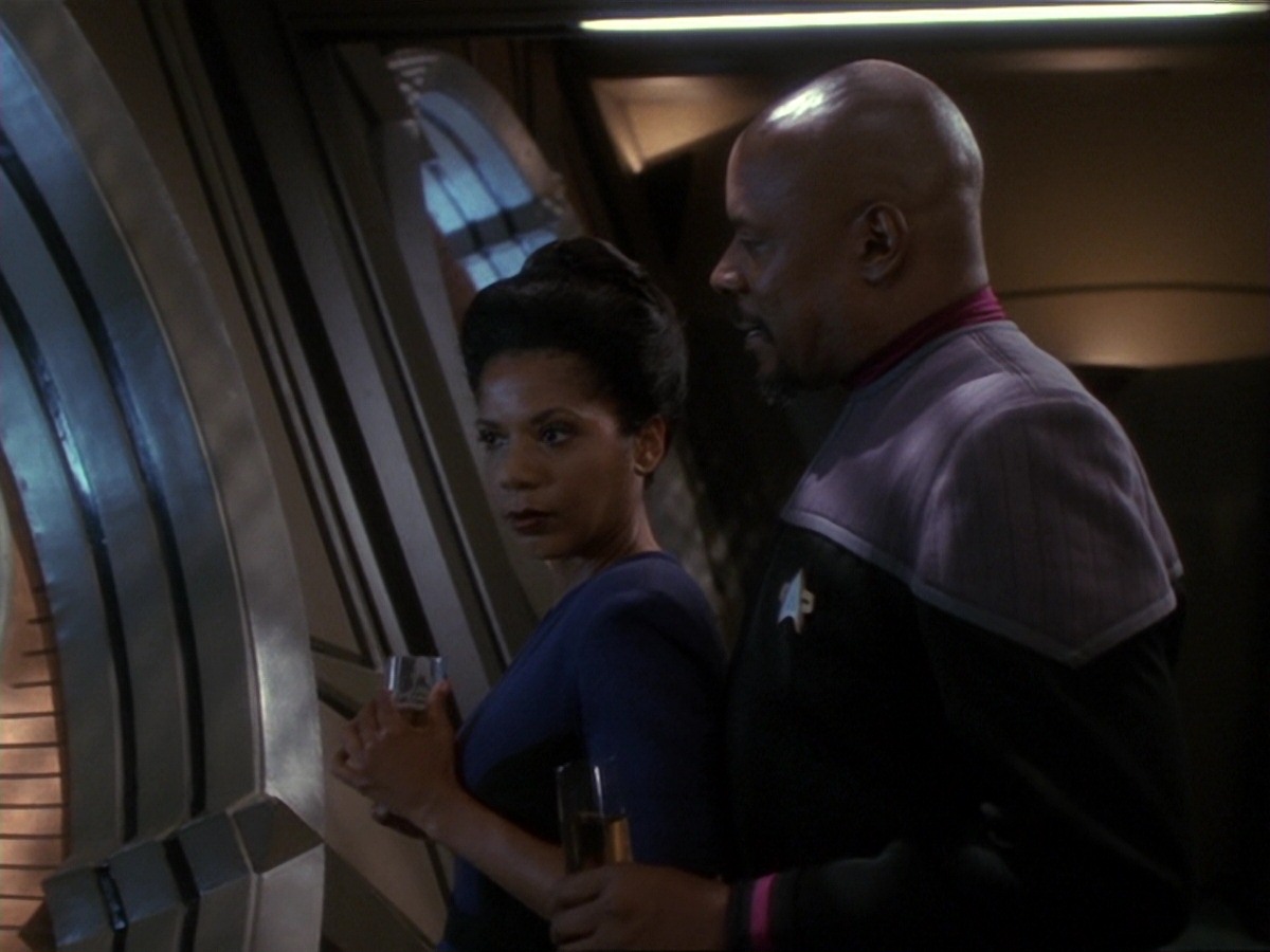 extant_StarTrek_DS9_6x25-TheSoundOfHerVoice_3507.jpg