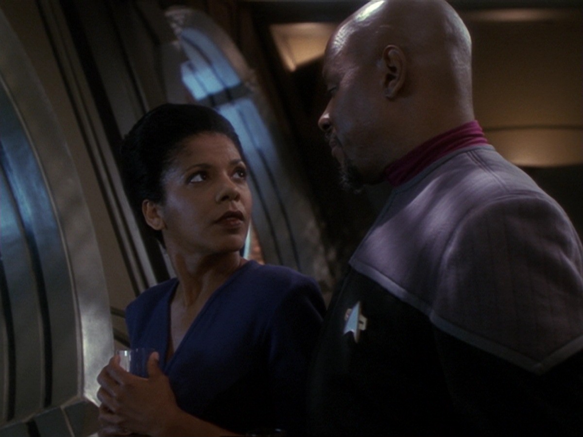 extant_StarTrek_DS9_6x25-TheSoundOfHerVoice_3512.jpg