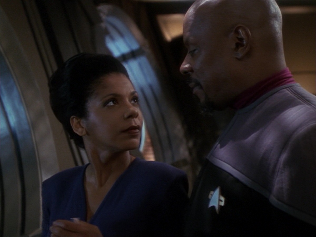 extant_StarTrek_DS9_6x25-TheSoundOfHerVoice_3515.jpg