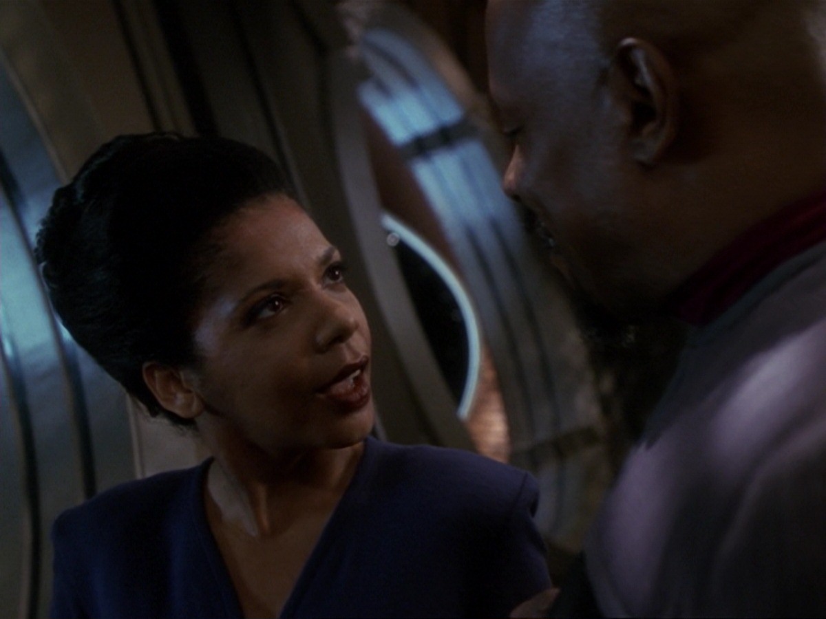 extant_StarTrek_DS9_6x25-TheSoundOfHerVoice_3522.jpg