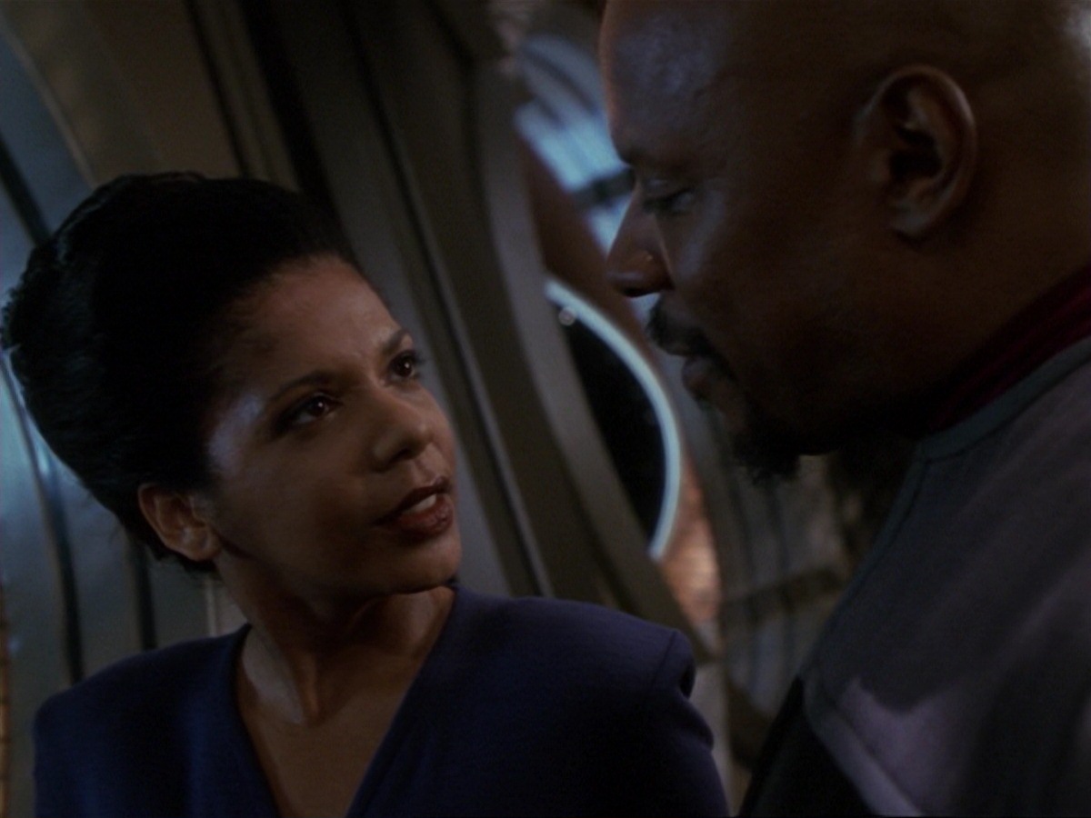 extant_StarTrek_DS9_6x25-TheSoundOfHerVoice_3530.jpg