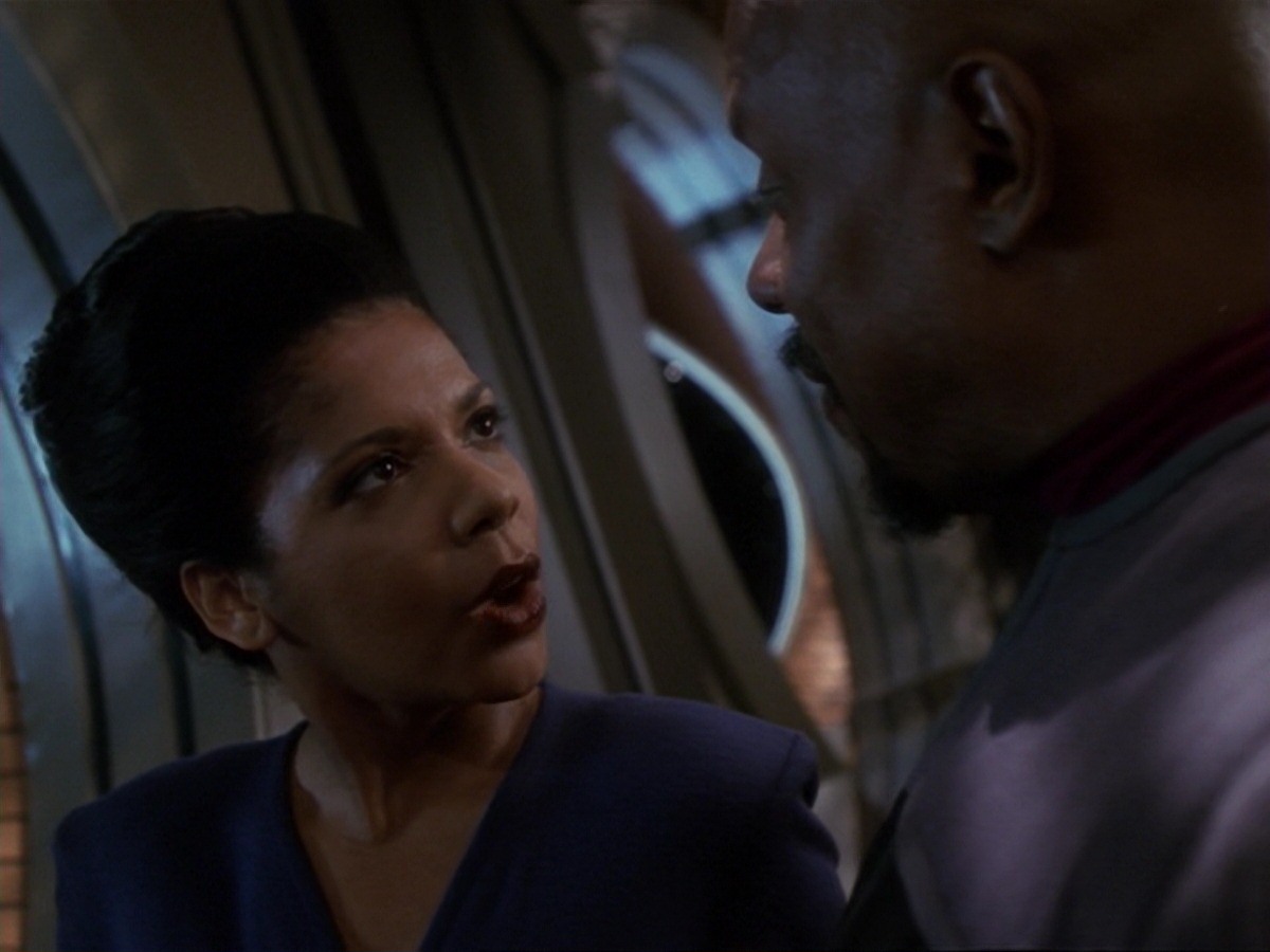 extant_StarTrek_DS9_6x25-TheSoundOfHerVoice_3533.jpg