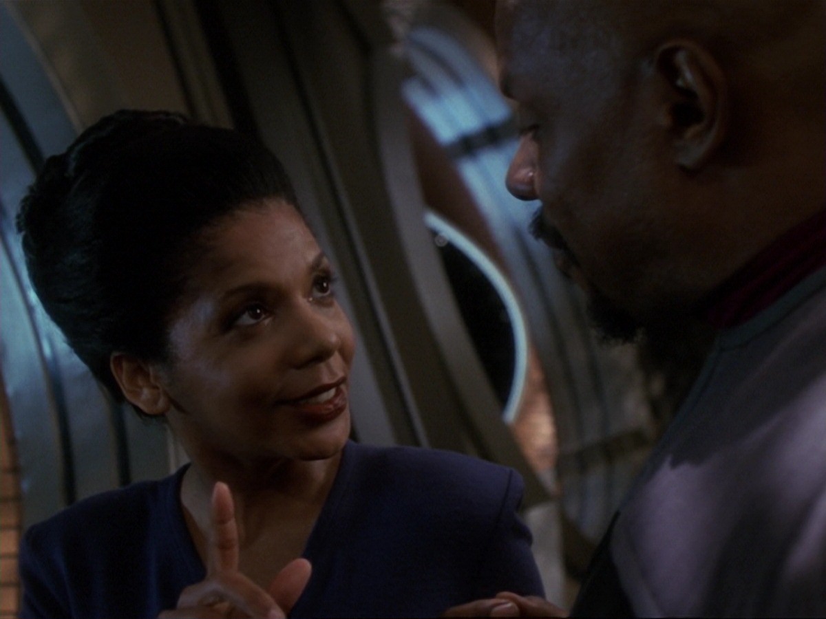 extant_StarTrek_DS9_6x25-TheSoundOfHerVoice_3536.jpg