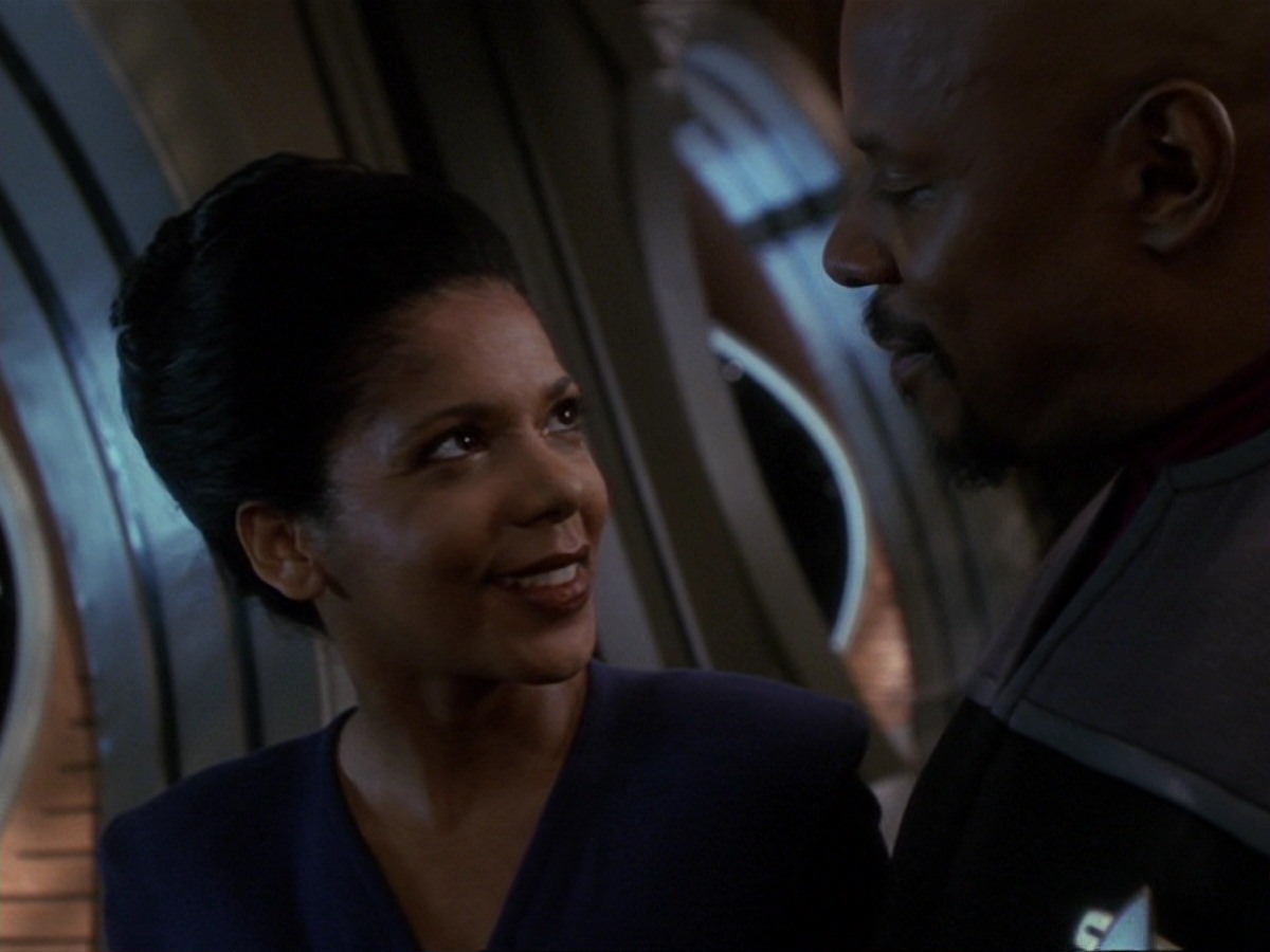 extant_StarTrek_DS9_6x25-TheSoundOfHerVoice_3547.jpg