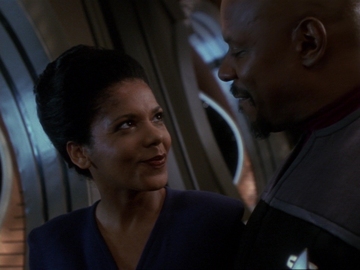 extant_StarTrek_DS9_6x25-TheSoundOfHerVoice_3548.jpg