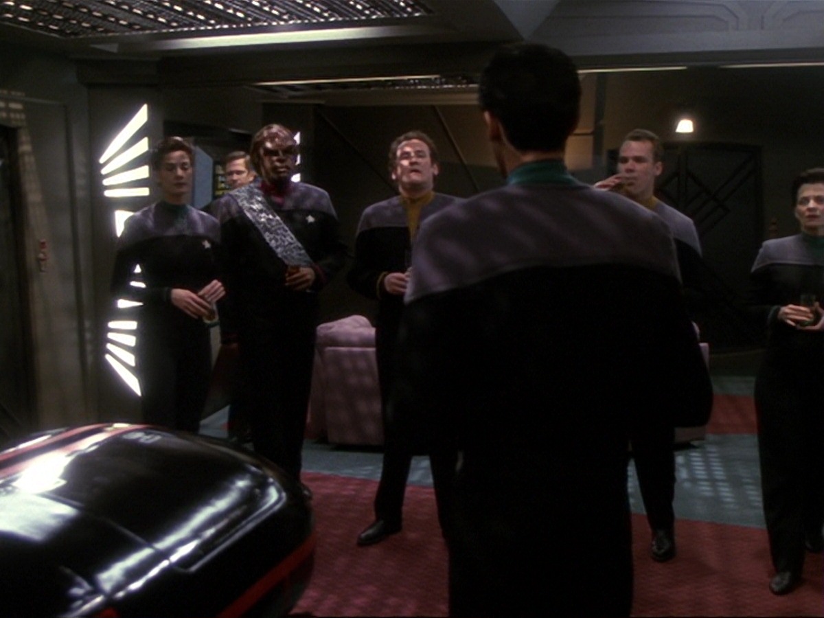 extant_StarTrek_DS9_6x25-TheSoundOfHerVoice_3563.jpg