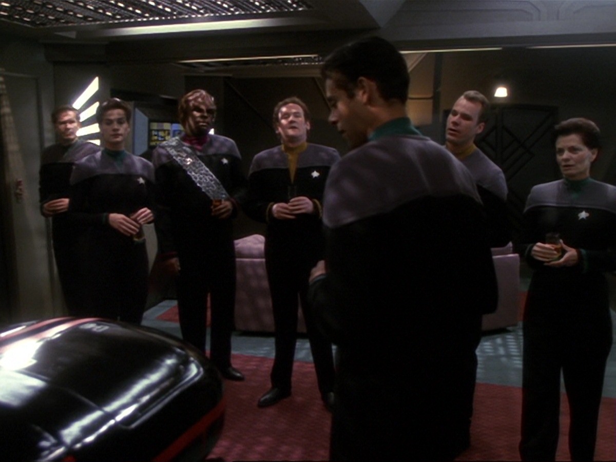 extant_StarTrek_DS9_6x25-TheSoundOfHerVoice_3565.jpg