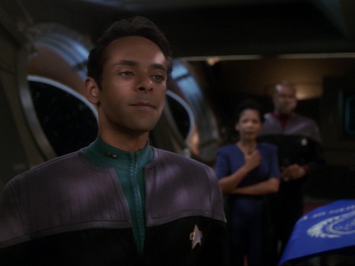 extant_StarTrek_DS9_6x25-TheSoundOfHerVoice_3575.jpg