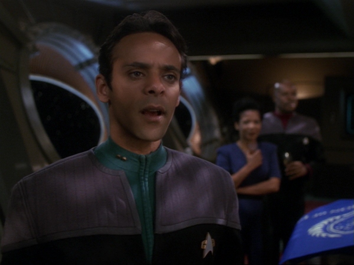 extant_StarTrek_DS9_6x25-TheSoundOfHerVoice_3603.jpg