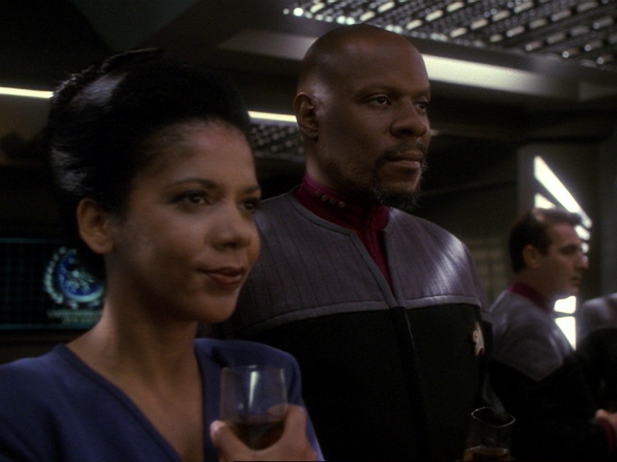 extant_StarTrek_DS9_6x25-TheSoundOfHerVoice_3628.jpg