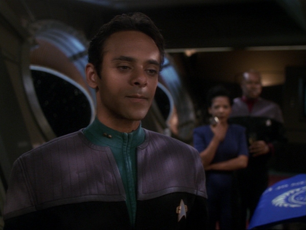 extant_StarTrek_DS9_6x25-TheSoundOfHerVoice_3630.jpg