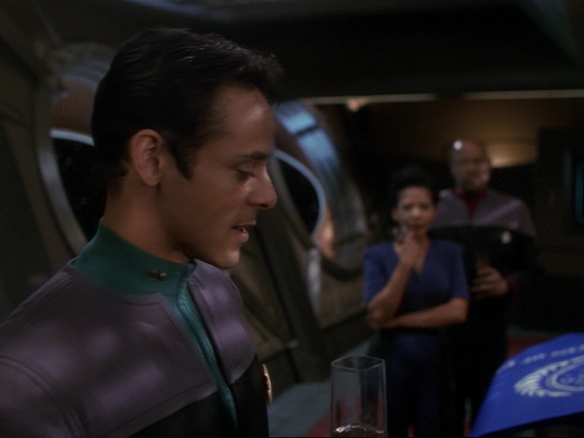 extant_StarTrek_DS9_6x25-TheSoundOfHerVoice_3636.jpg