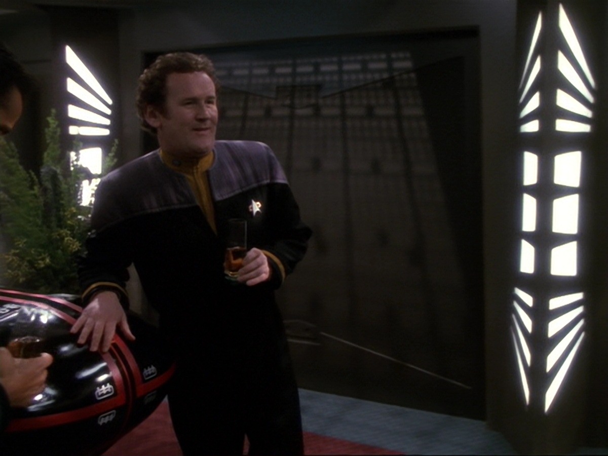 extant_StarTrek_DS9_6x25-TheSoundOfHerVoice_3668.jpg