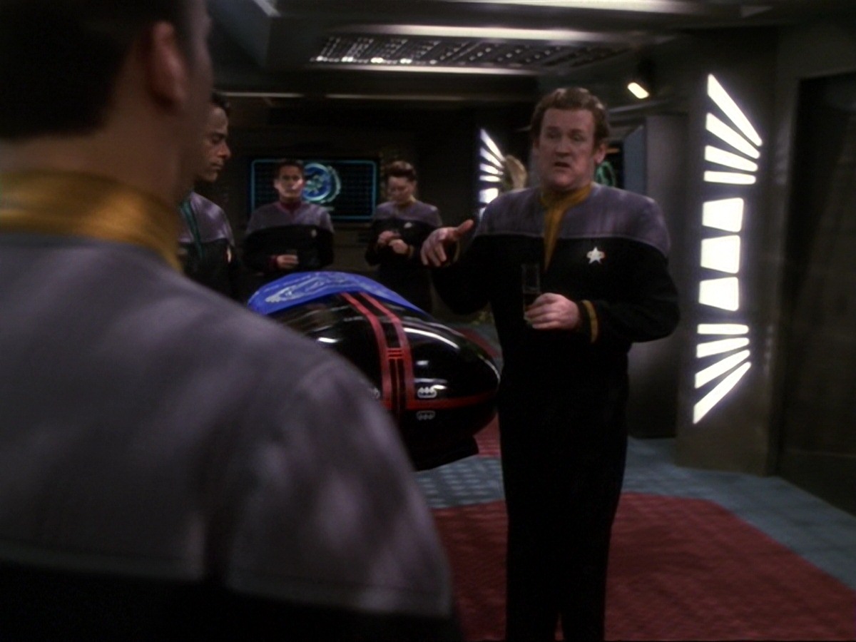 extant_StarTrek_DS9_6x25-TheSoundOfHerVoice_3679.jpg