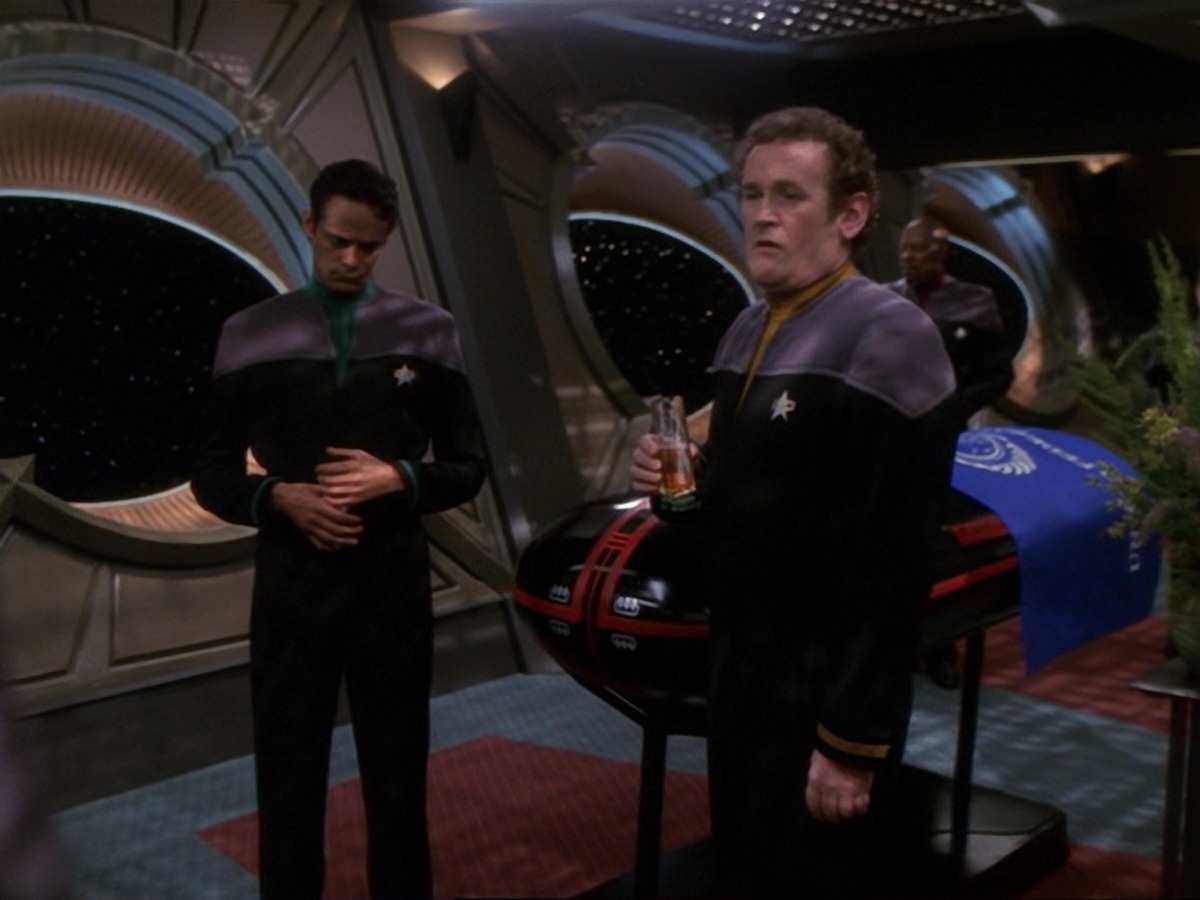 extant_StarTrek_DS9_6x25-TheSoundOfHerVoice_3696.jpg