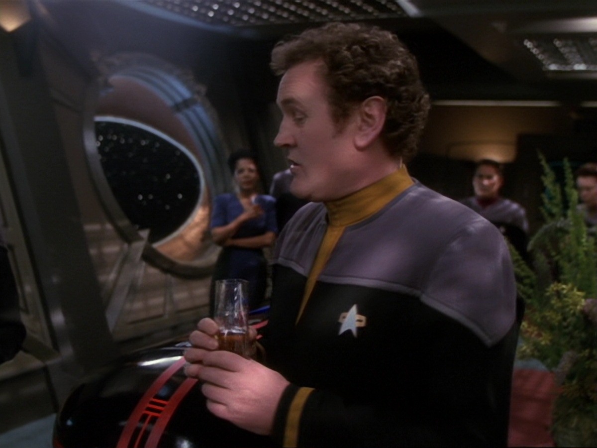 extant_StarTrek_DS9_6x25-TheSoundOfHerVoice_3706.jpg