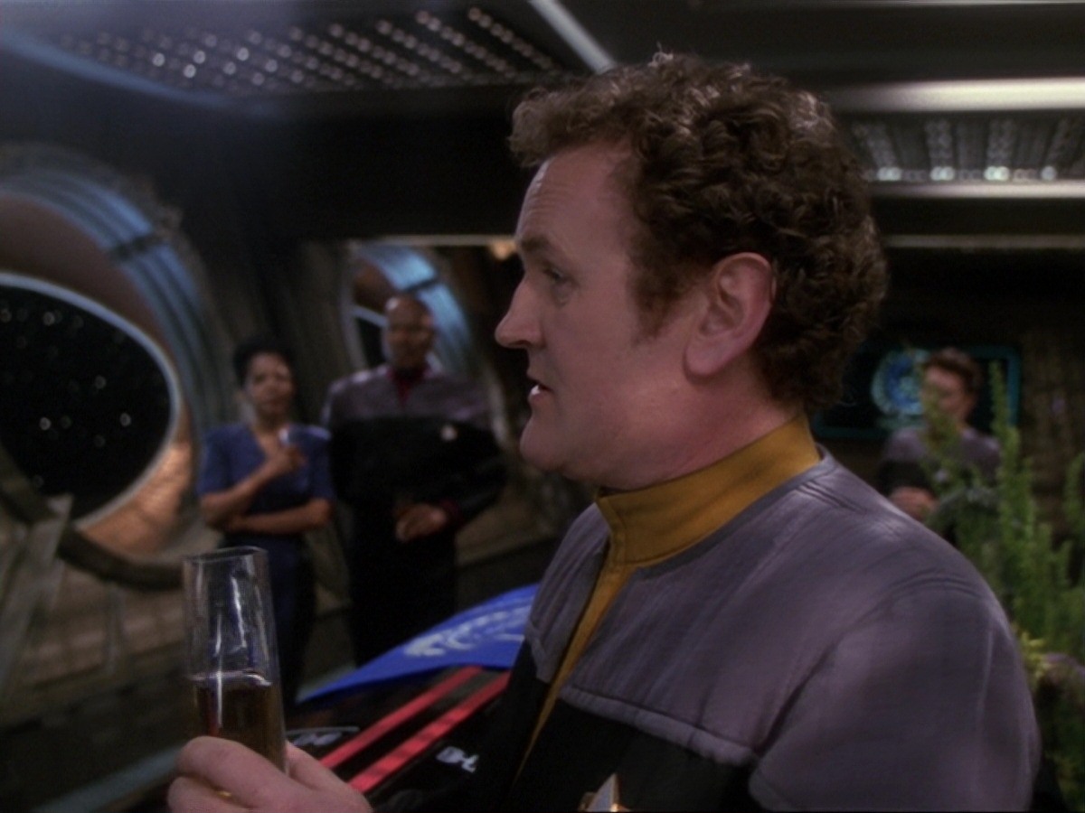 extant_StarTrek_DS9_6x25-TheSoundOfHerVoice_3723.jpg