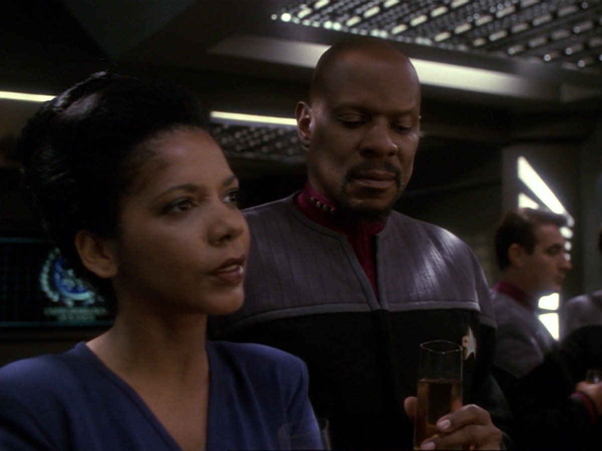 extant_StarTrek_DS9_6x25-TheSoundOfHerVoice_3738.jpg