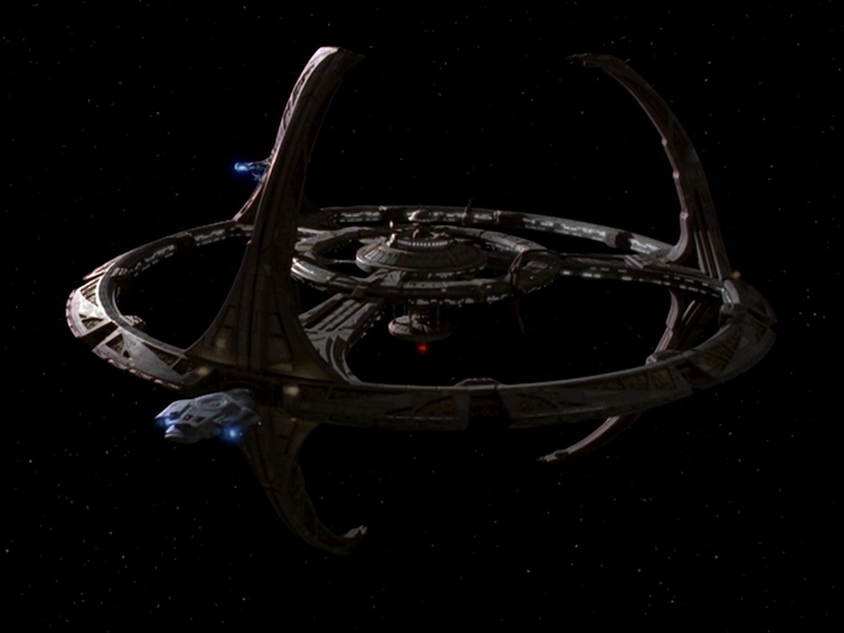 extant_StarTrek_DS9_6x25-TheSoundOfHerVoice_3754.jpg