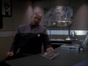 Filename=extant_StarTrek_DS9_6x25-TheSoundOfHerVoice_1268.jpg
Filesize=145KiB
Dimensions=1200x900
Date added=Jan 13, 2020 extant_StarTrek_DS9_6x25-TheSoundOfHerVoice_1268.jpg