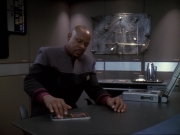 Filename=extant_StarTrek_DS9_6x25-TheSoundOfHerVoice_1305.jpg
Filesize=149KiB
Dimensions=1200x900
Date added=Jan 13, 2020 extant_StarTrek_DS9_6x25-TheSoundOfHerVoice_1305.jpg