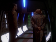 extant_StarTrek_DS9_6x25-TheSoundOfHerVoice_2740.jpg