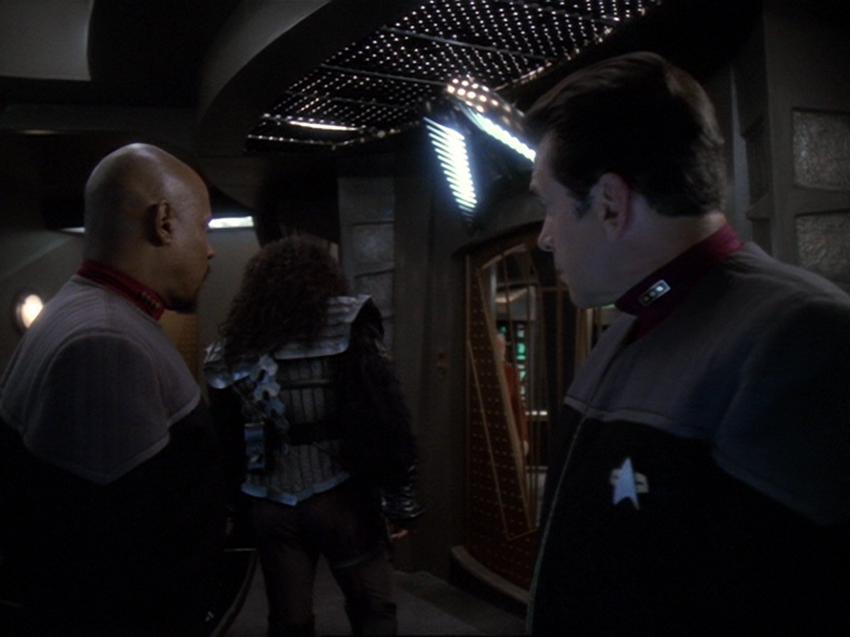 extant_StarTrek_DS9_6x26-TearsOfTheProphets_0555.jpg