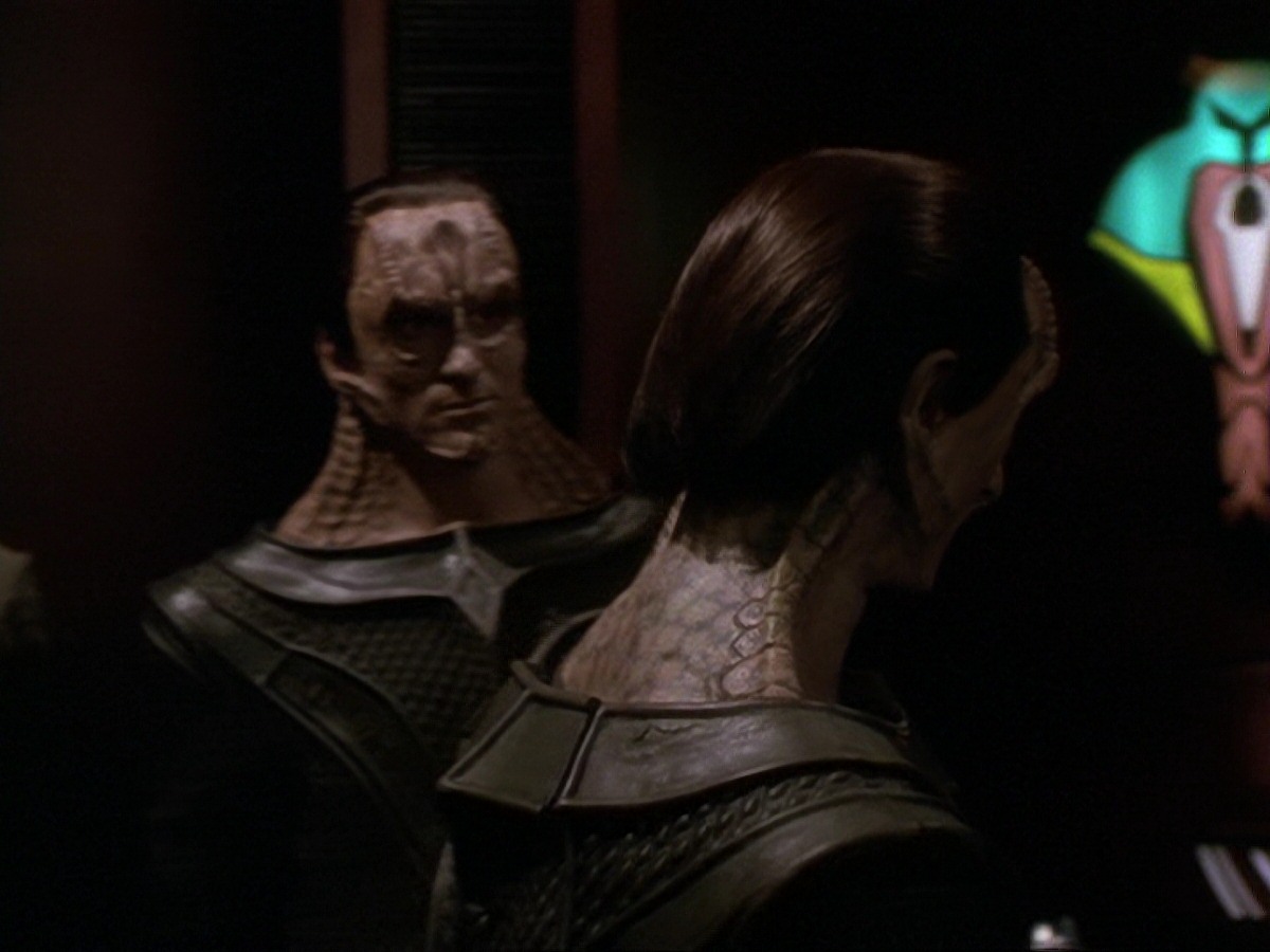 extant_StarTrek_DS9_6x26-TearsOfTheProphets_0702.jpg