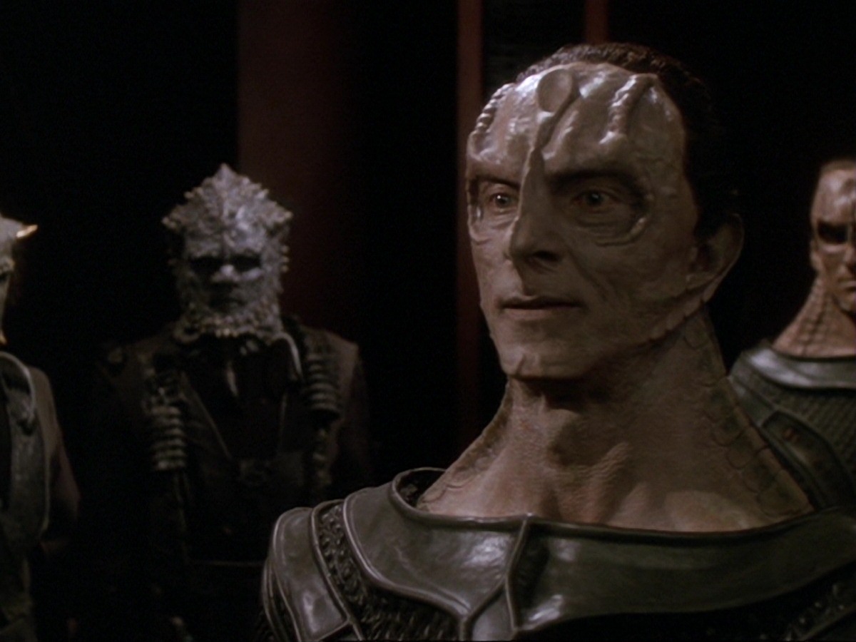 extant_StarTrek_DS9_6x26-TearsOfTheProphets_0803.jpg