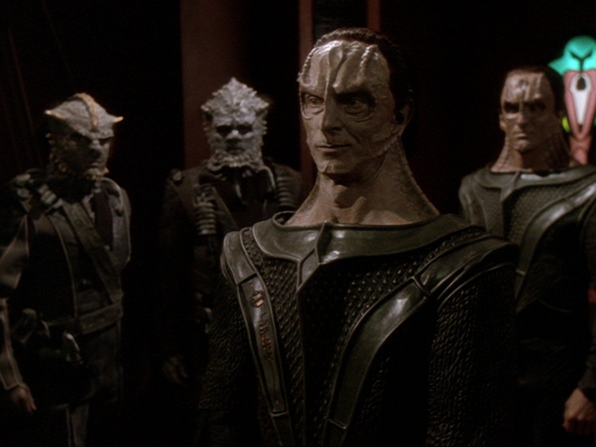 extant_StarTrek_DS9_6x26-TearsOfTheProphets_0820.jpg