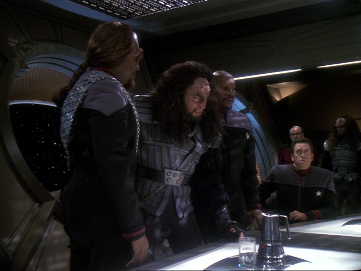 extant_StarTrek_DS9_6x26-TearsOfTheProphets_0975.jpg