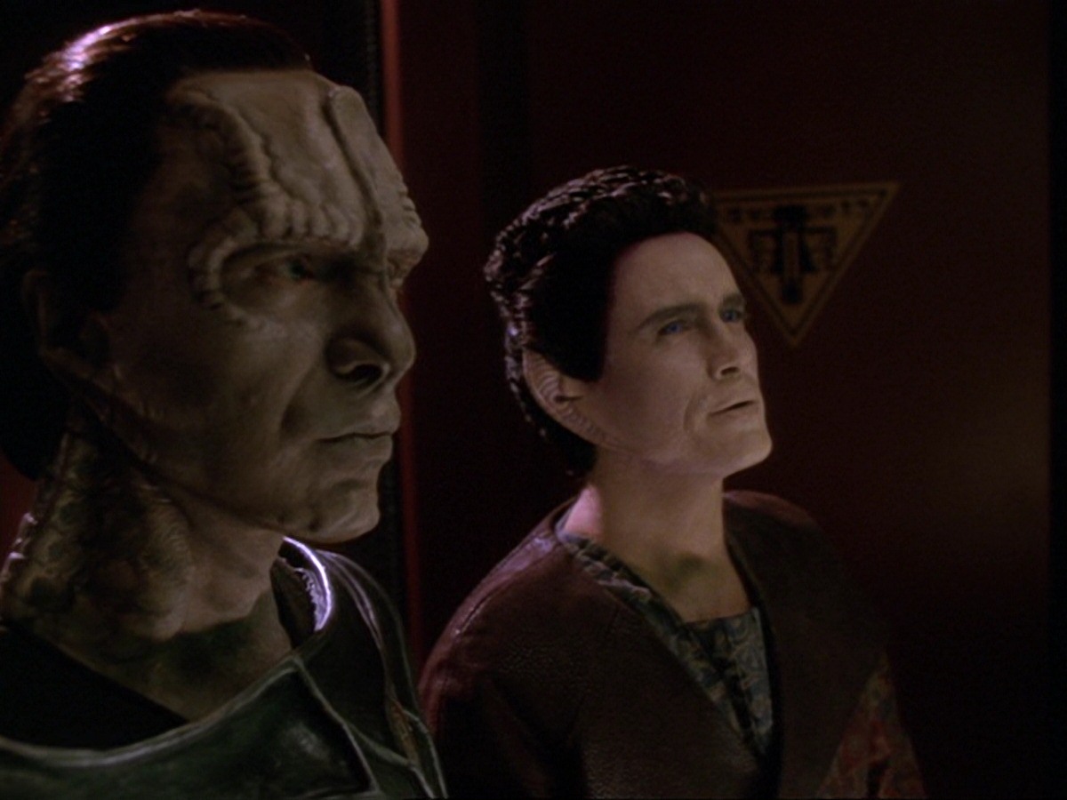 extant_StarTrek_DS9_6x26-TearsOfTheProphets_2459.jpg