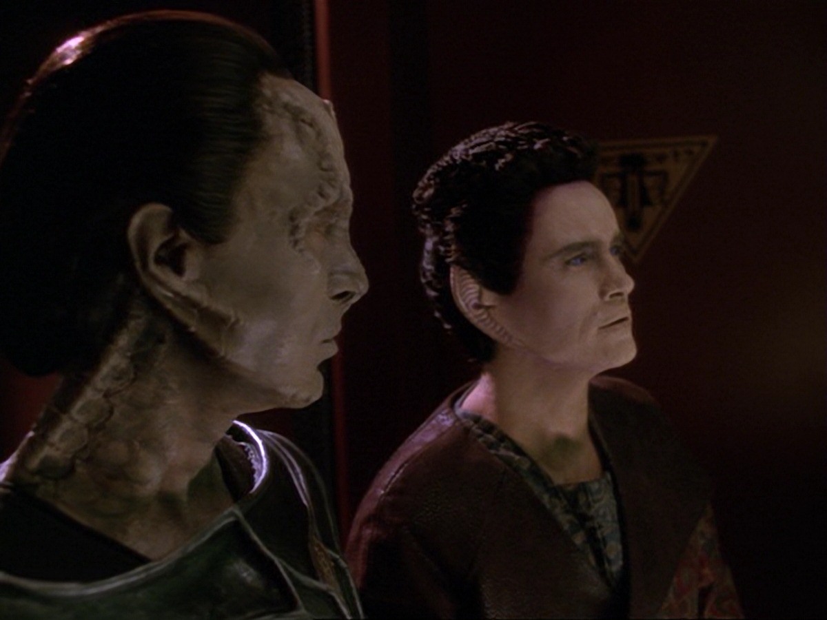 extant_StarTrek_DS9_6x26-TearsOfTheProphets_2466.jpg