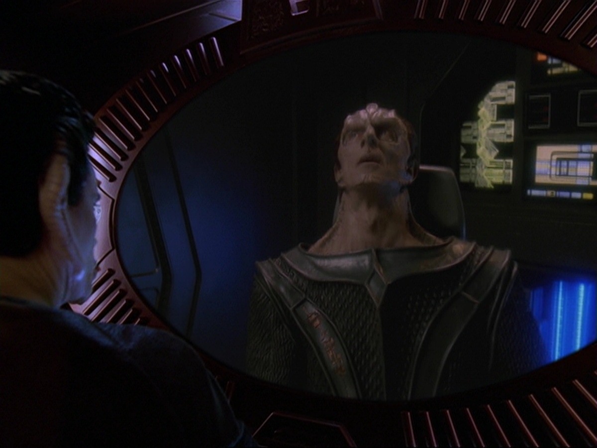 extant_StarTrek_DS9_6x26-TearsOfTheProphets_3071.jpg