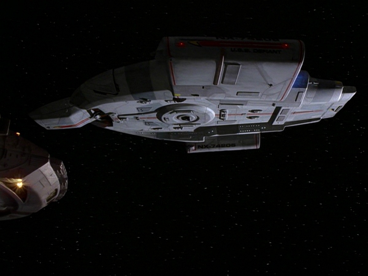 extant_StarTrek_DS9_6x26-TearsOfTheProphets_3138.jpg