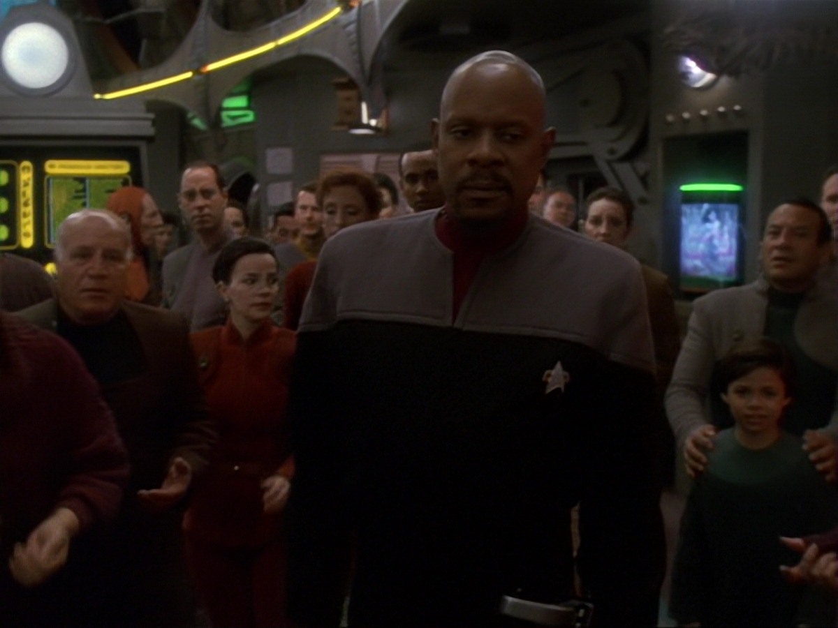 extant_StarTrek_DS9_6x26-TearsOfTheProphets_3163.jpg