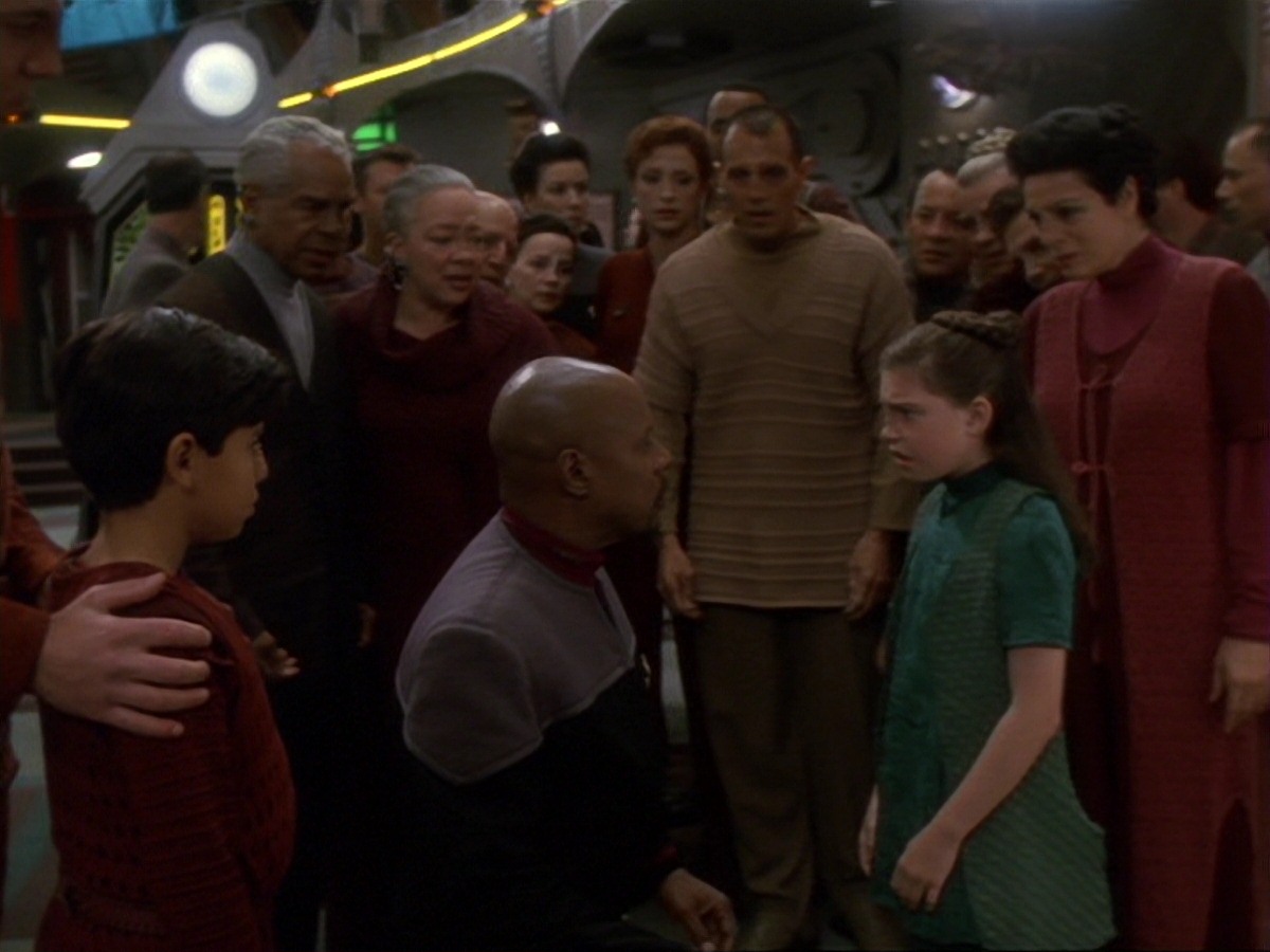 extant_StarTrek_DS9_6x26-TearsOfTheProphets_3170.jpg