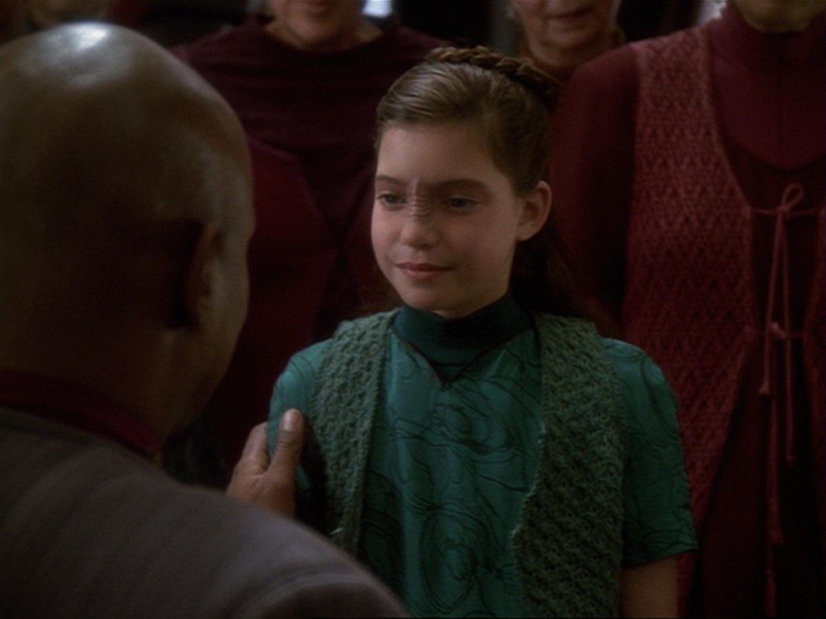 extant_StarTrek_DS9_6x26-TearsOfTheProphets_3187.jpg