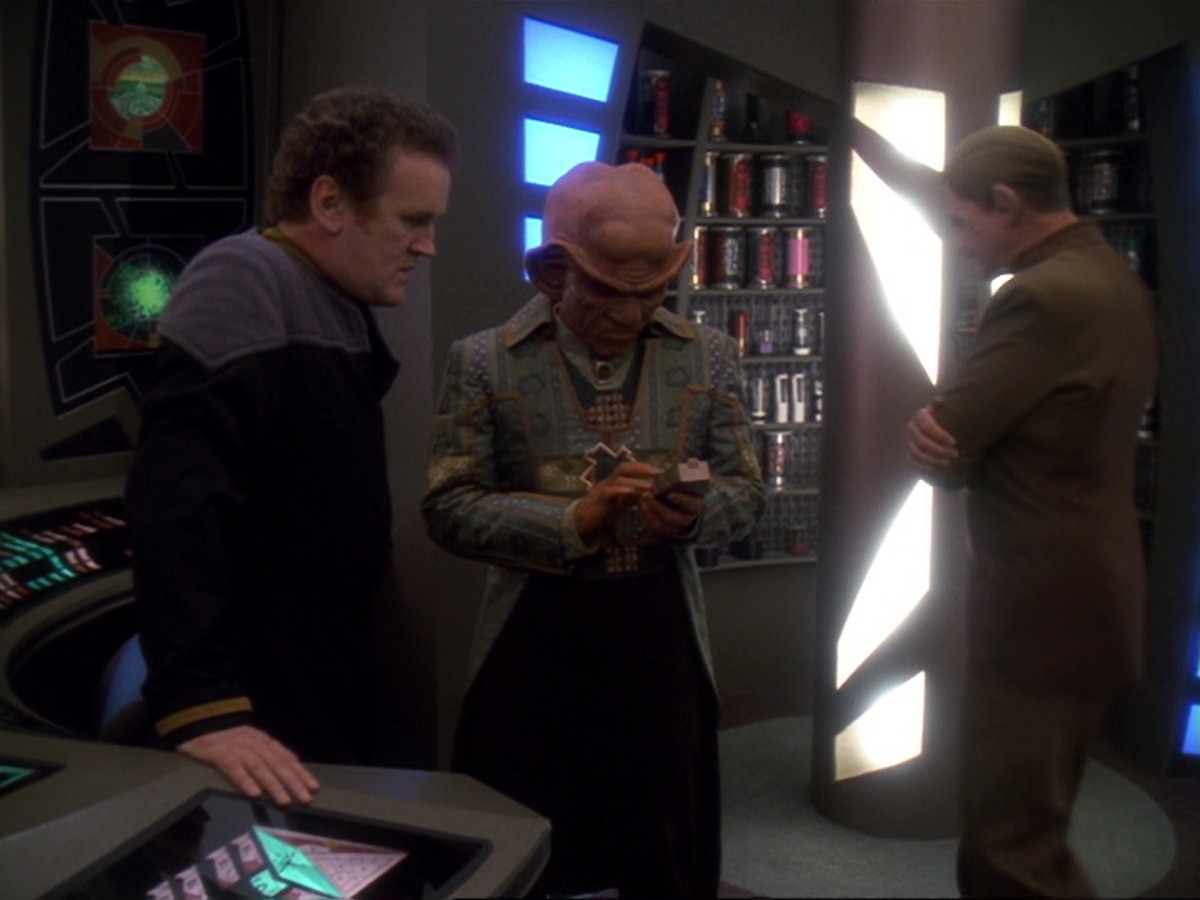 extant_StarTrek_DS9_6x26-TearsOfTheProphets_3202.jpg