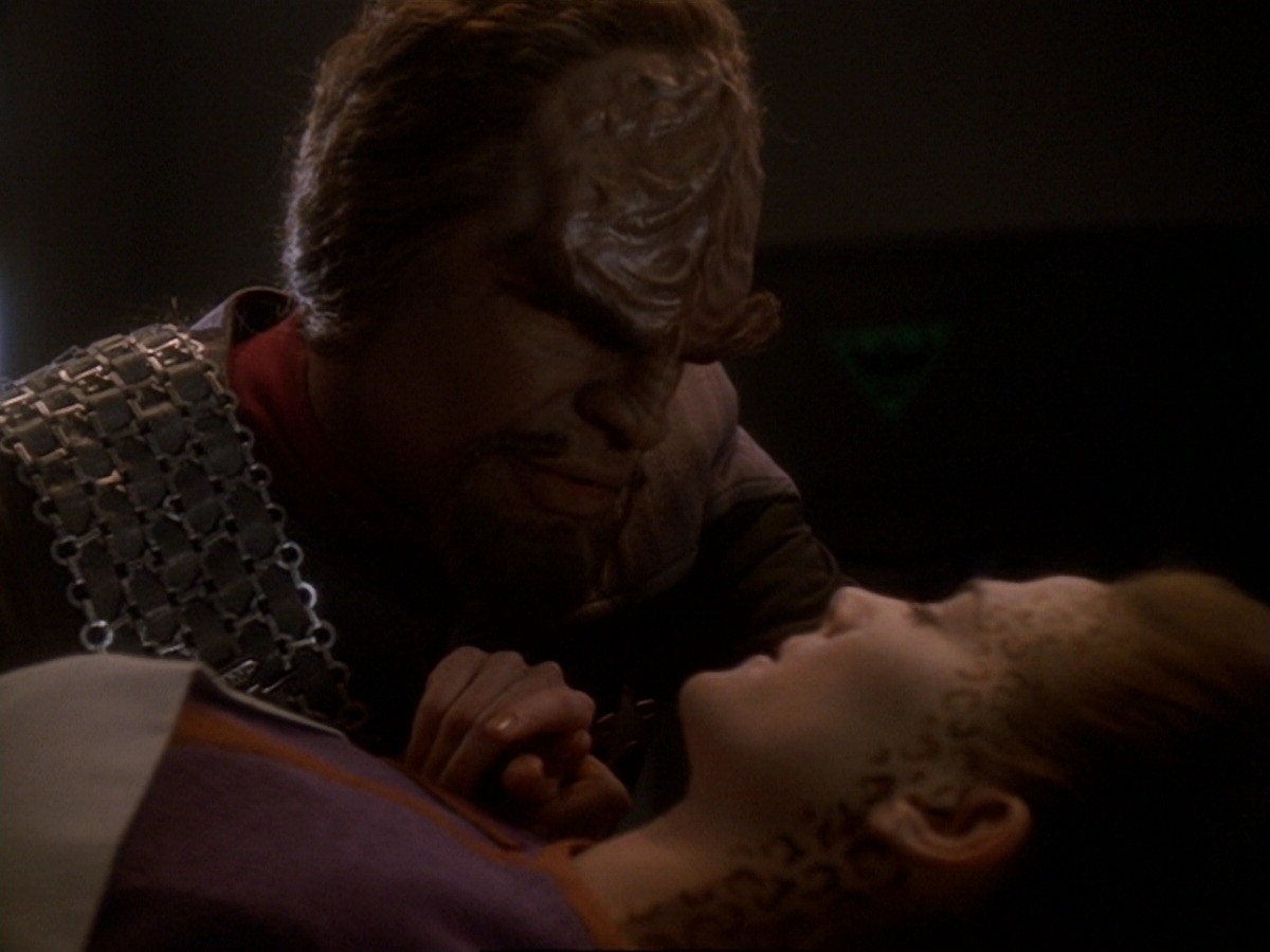 extant_StarTrek_DS9_6x26-TearsOfTheProphets_3268.jpg
