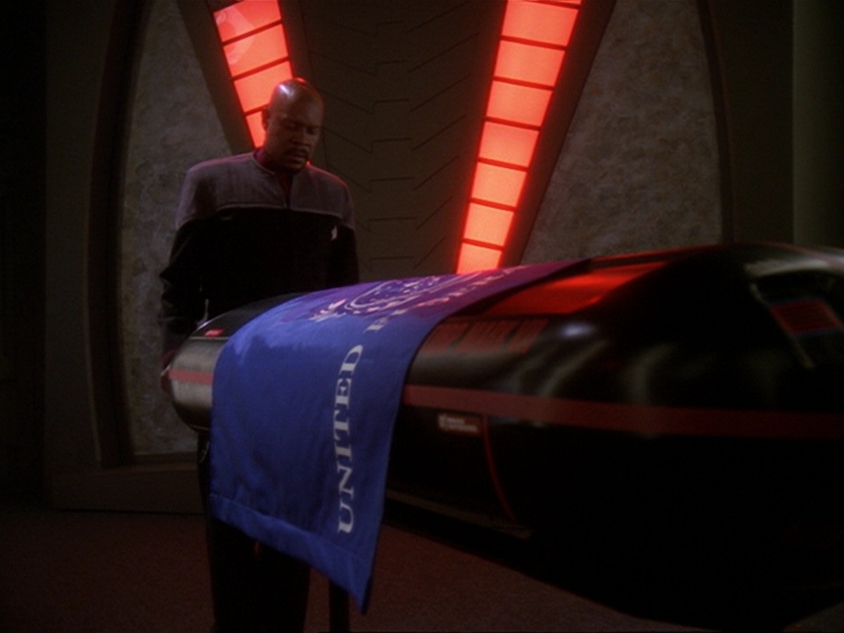 extant_StarTrek_DS9_6x26-TearsOfTheProphets_3384.jpg