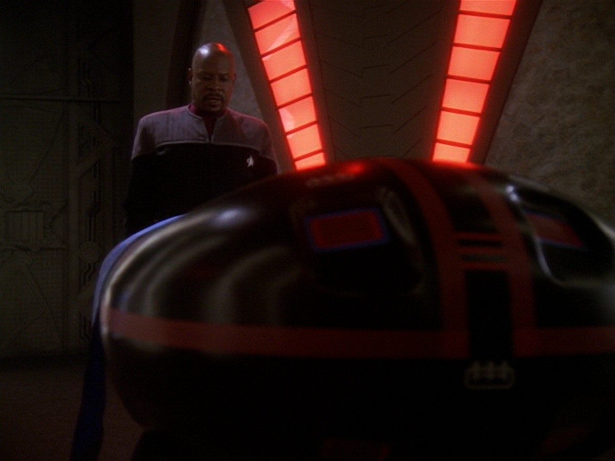extant_StarTrek_DS9_6x26-TearsOfTheProphets_3415.jpg