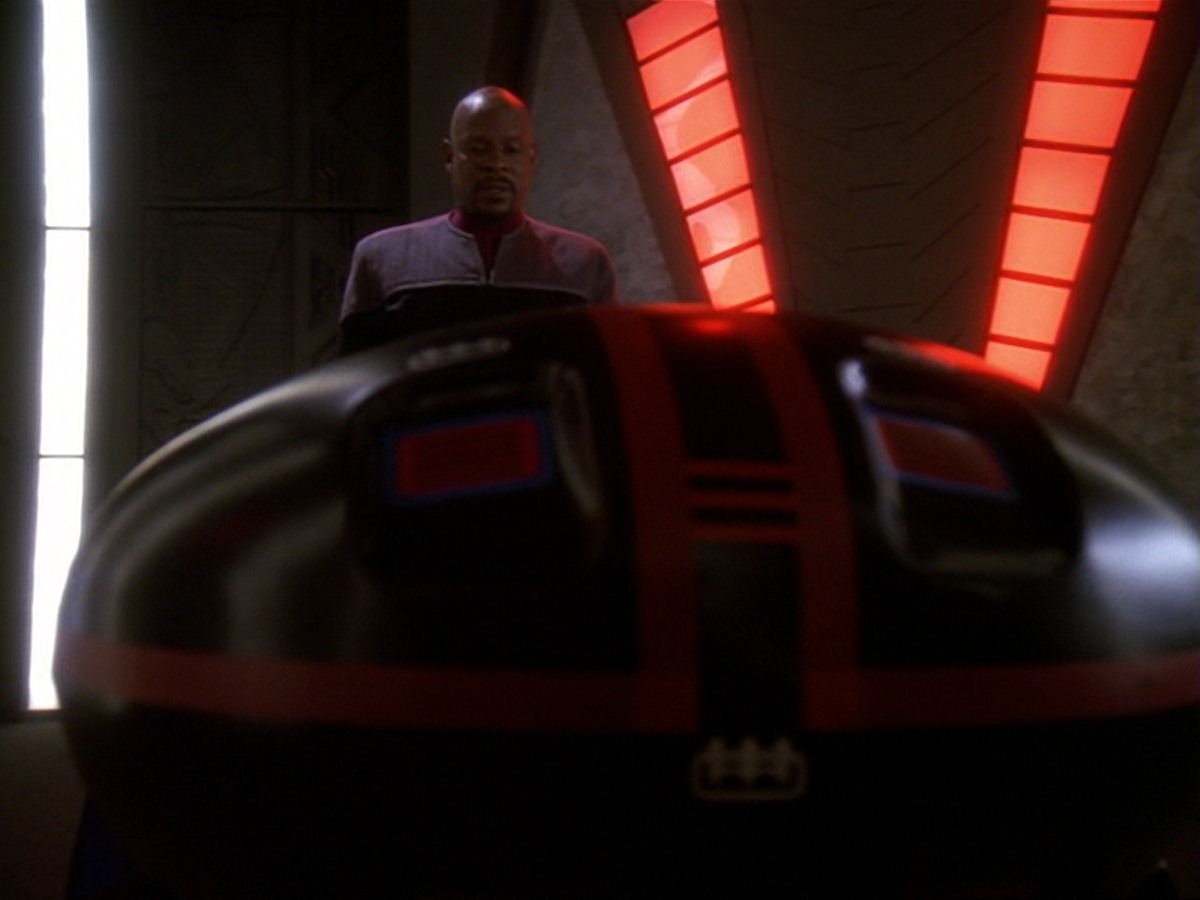 extant_StarTrek_DS9_6x26-TearsOfTheProphets_3427.jpg
